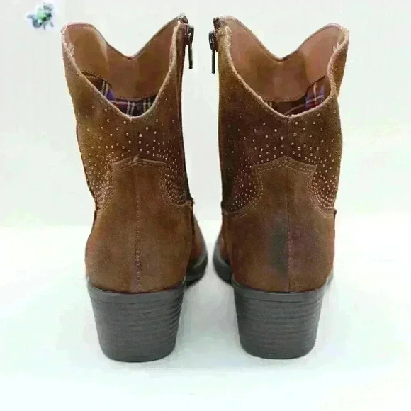 Born Boc Women’s Brown Suede Leather Studs Western Cowboy Ankle Boots Sz US 9.5 - Picture 6 of 10